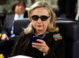 Hillary_Clinton_cellphone
